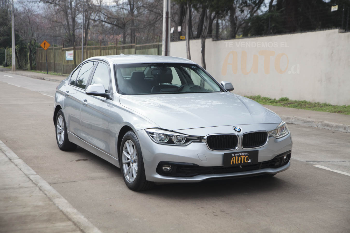 BMW 318I — foto 6 de 19
