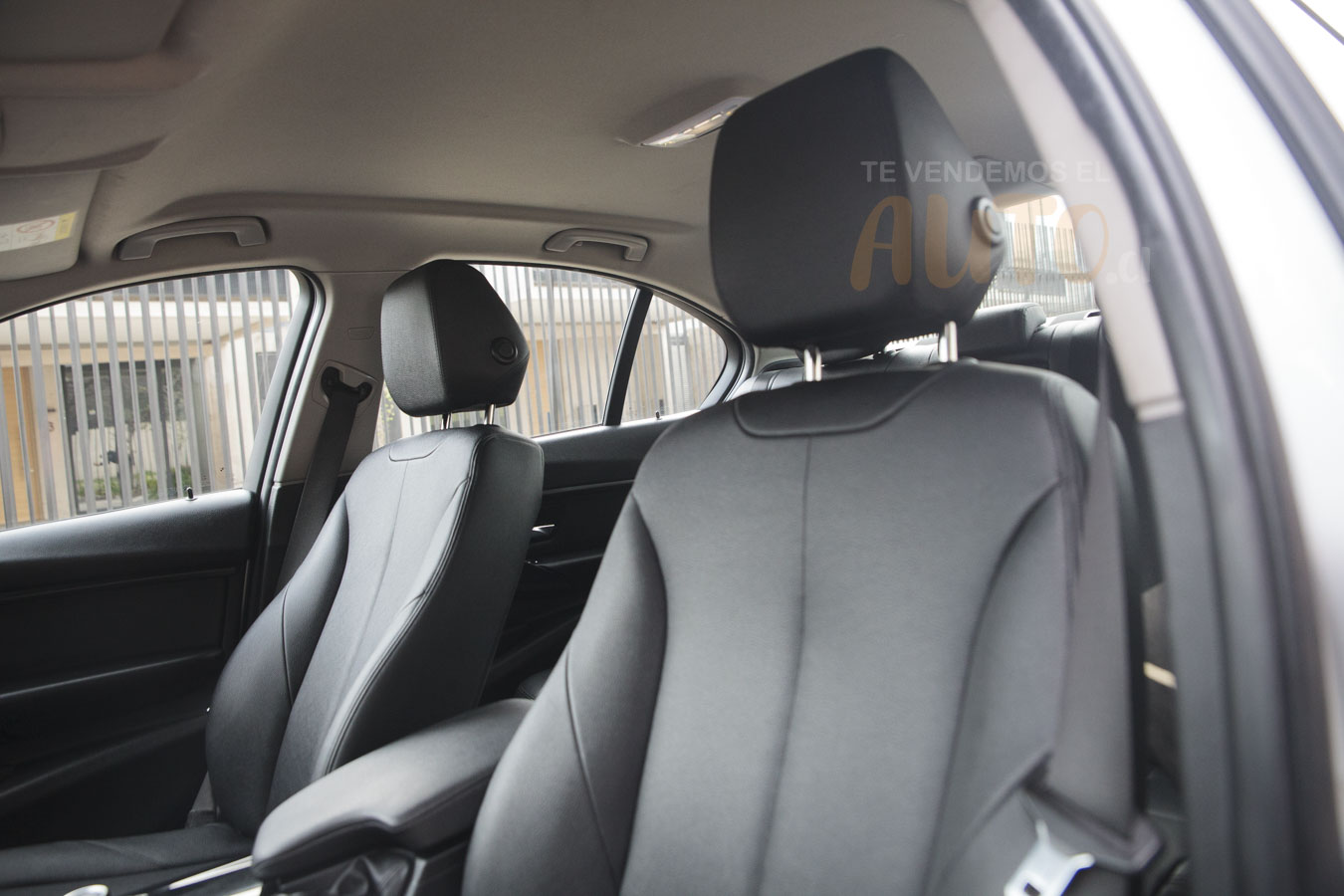 BMW 318I — foto 8 de 19