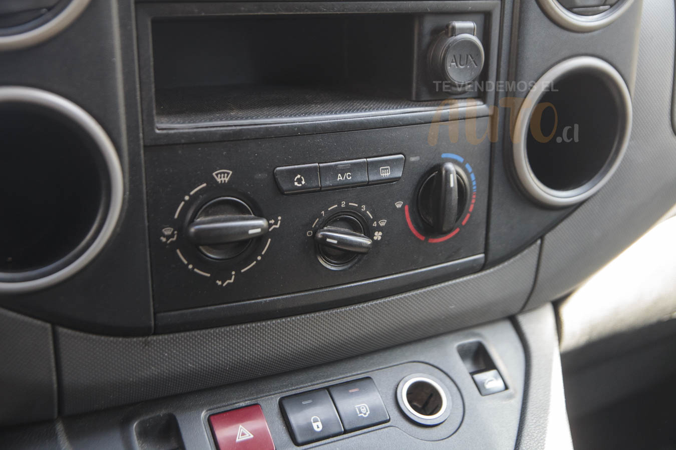 Peugeot Partner — foto 12 de 15