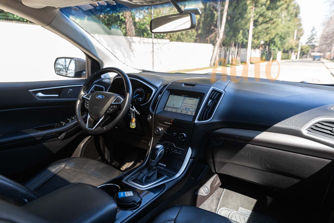 Ford Edge — foto 8 de 19