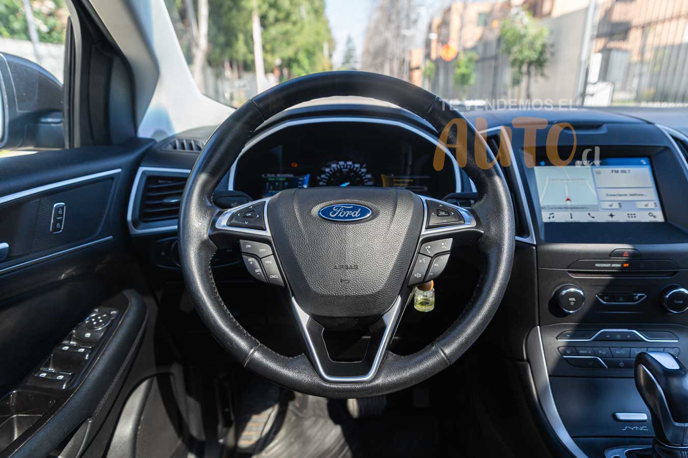 Ford Edge — foto 10 de 19