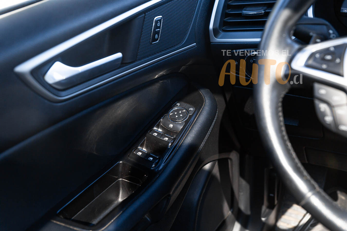 Ford Edge — foto 11 de 19