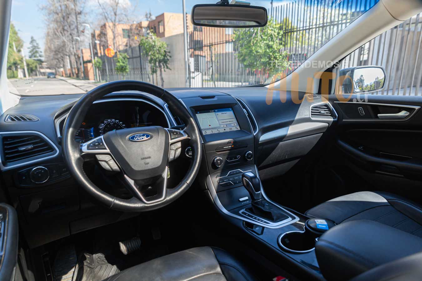 Ford Edge — foto 12 de 19