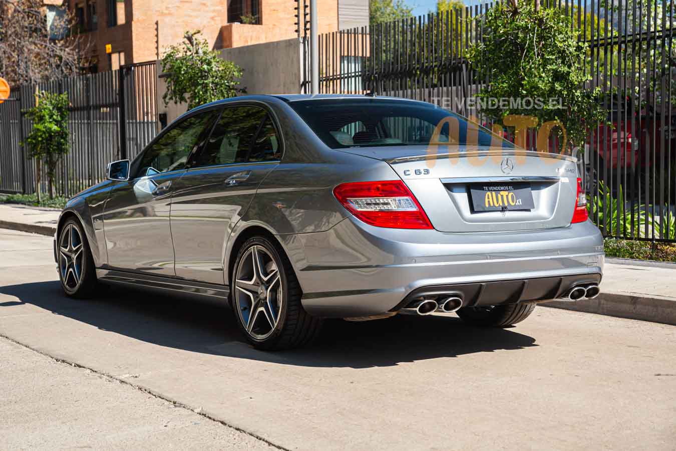 Mercedes-Benz C63 — foto 4 de 21