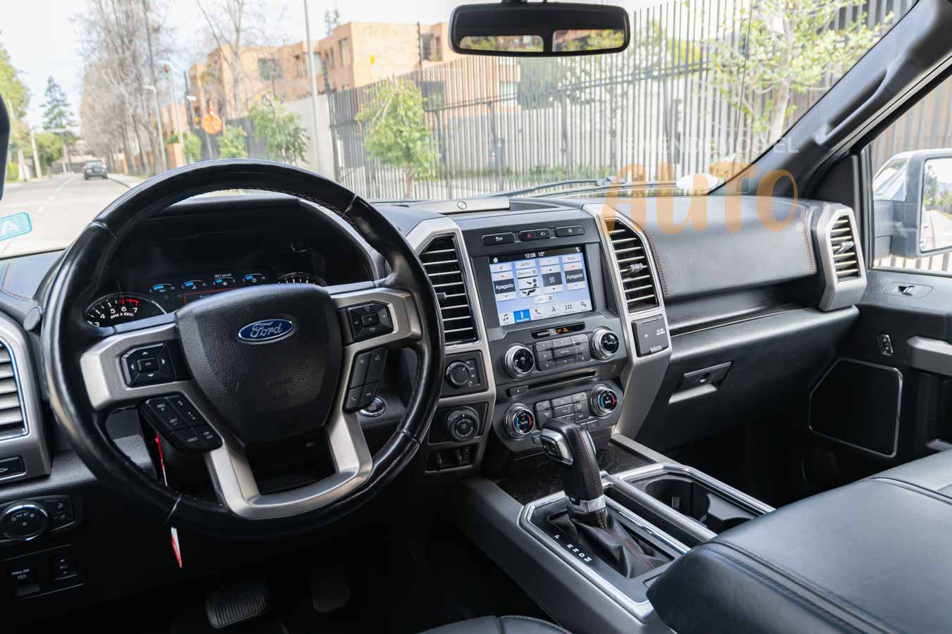 Ford F150 — foto 12 de 23