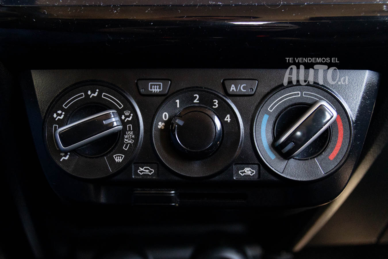 Suzuki Swift — foto 9 de 13