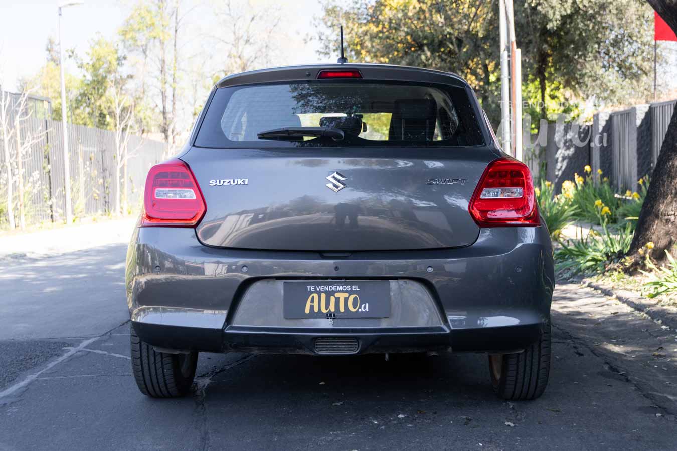Suzuki Swift — foto 4 de 15