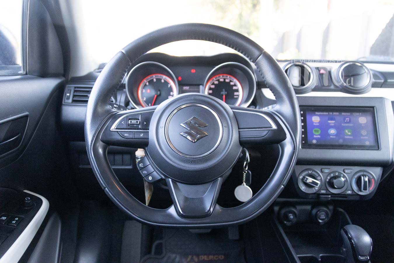 Suzuki Swift — foto 14 de 15