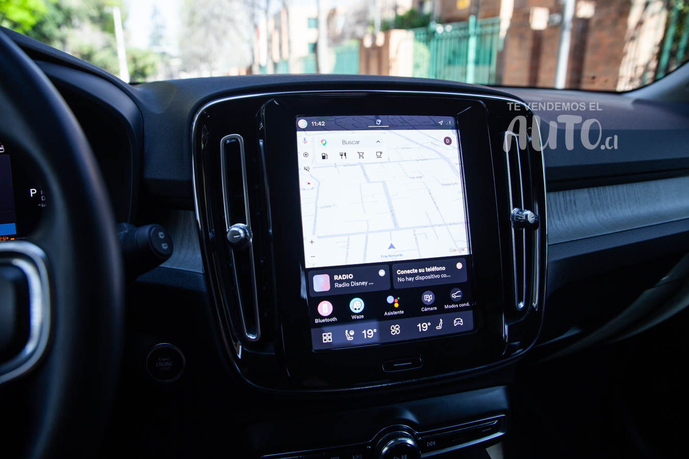 Volvo XC40 — foto 10 de 17