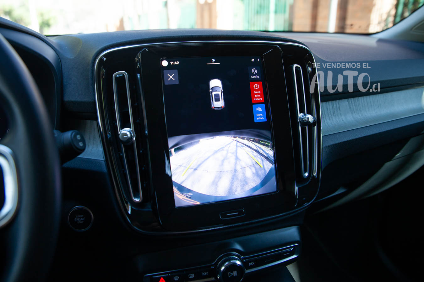 Volvo XC40 — foto 11 de 17
