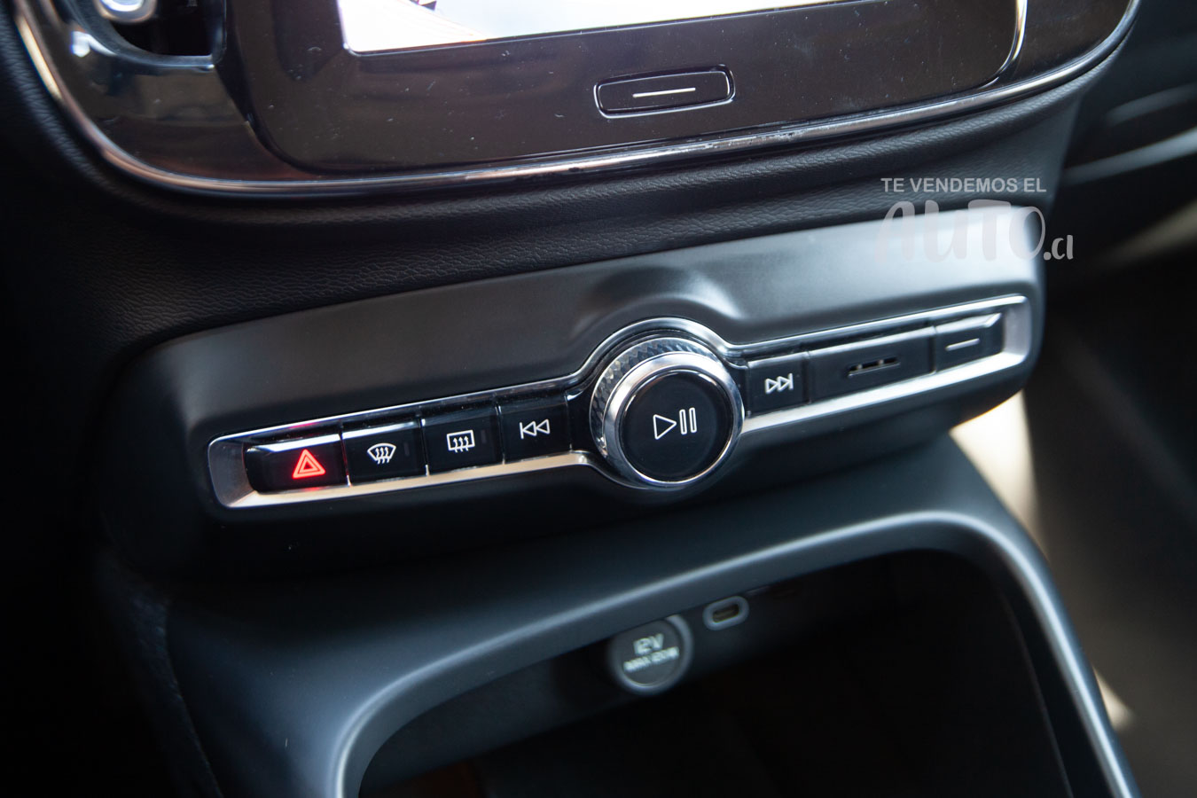 Volvo XC40 — foto 12 de 17