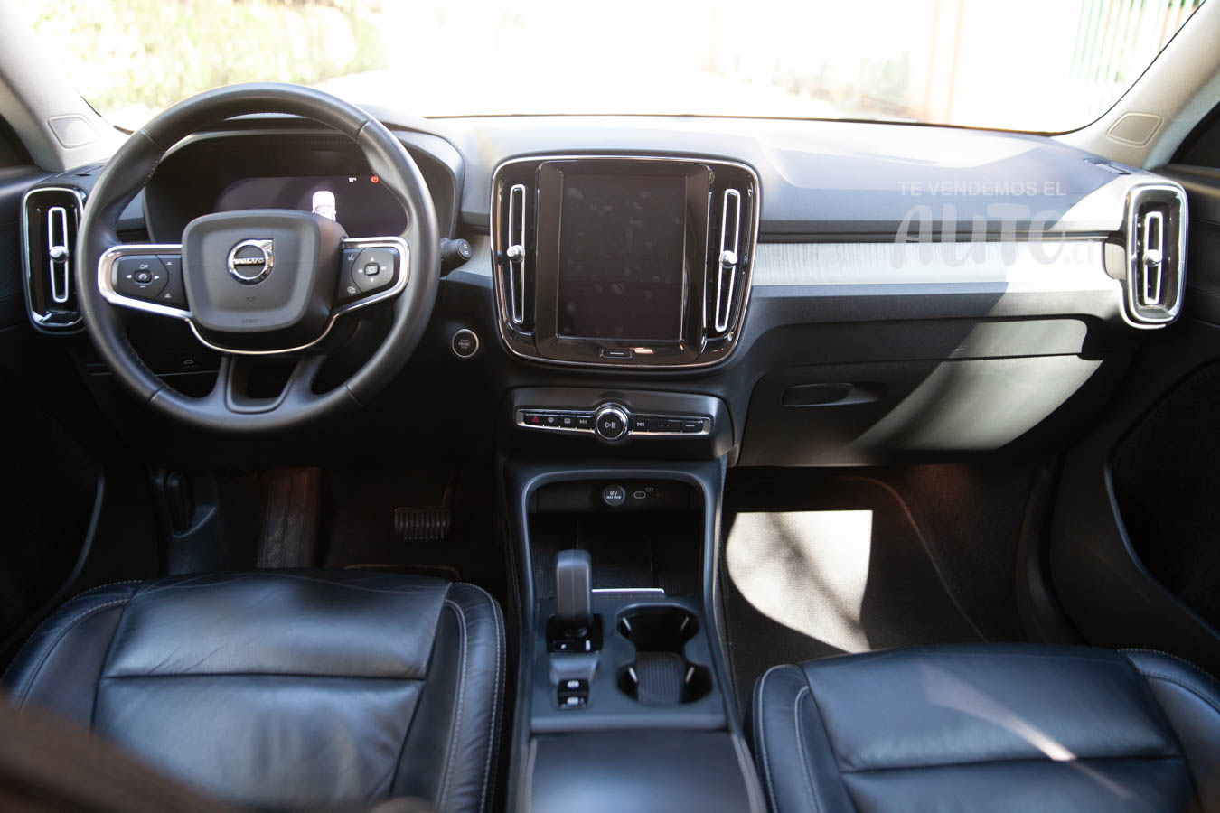 Volvo XC40 — foto 16 de 17