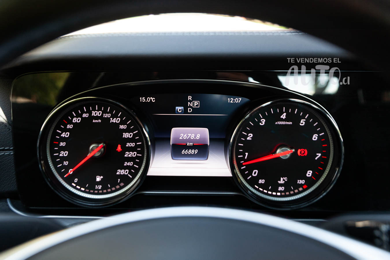 Mercedes-Benz E300 — foto 8 de 19