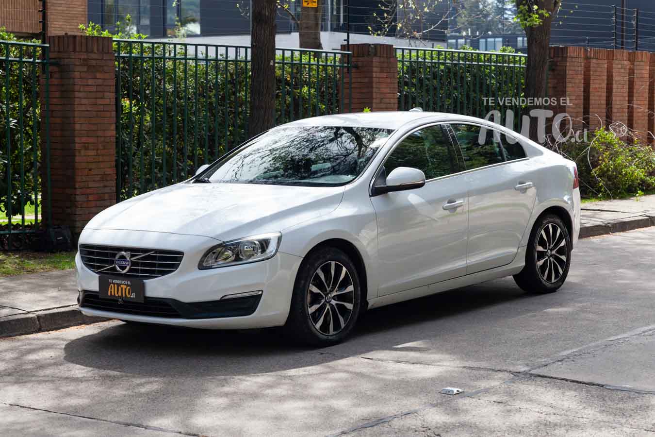 Volvo S60 — foto 2 de 18