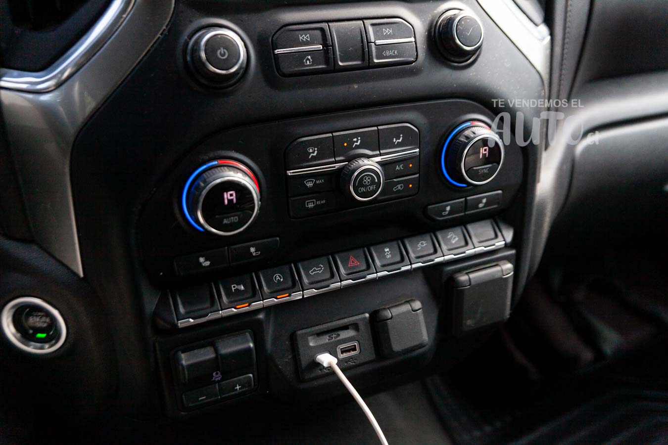 Chevrolet Silverado — foto 17 de 20