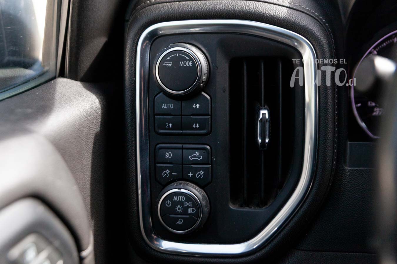 Chevrolet Silverado — foto 15 de 20