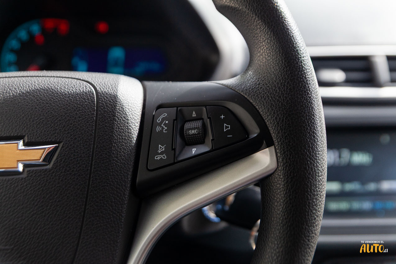 Chevrolet Onix — foto 9 de 16