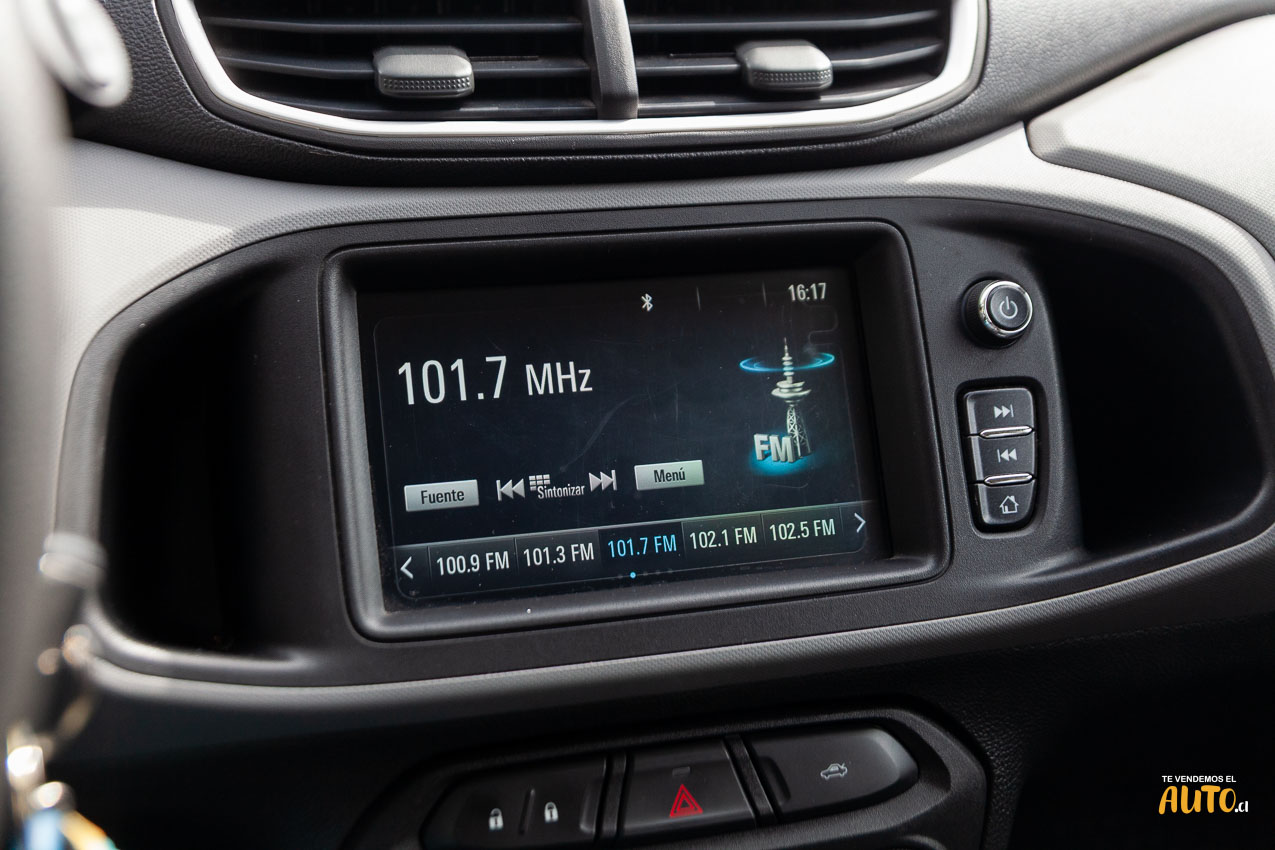 Chevrolet Onix — foto 10 de 16