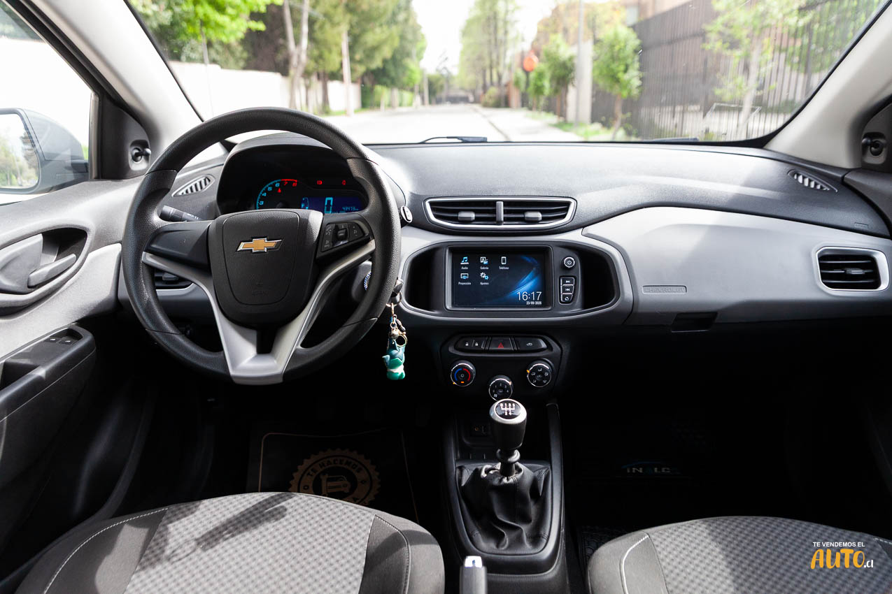 Chevrolet Onix — foto 14 de 16